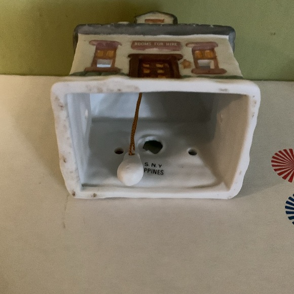 🎄🎅🎁VINTAGE DICKENS VILLAGE BELL LIGHTS ORNAMENT ROOMS FOR HIRE 🌲🎅🎁 - Picture 5 of 5